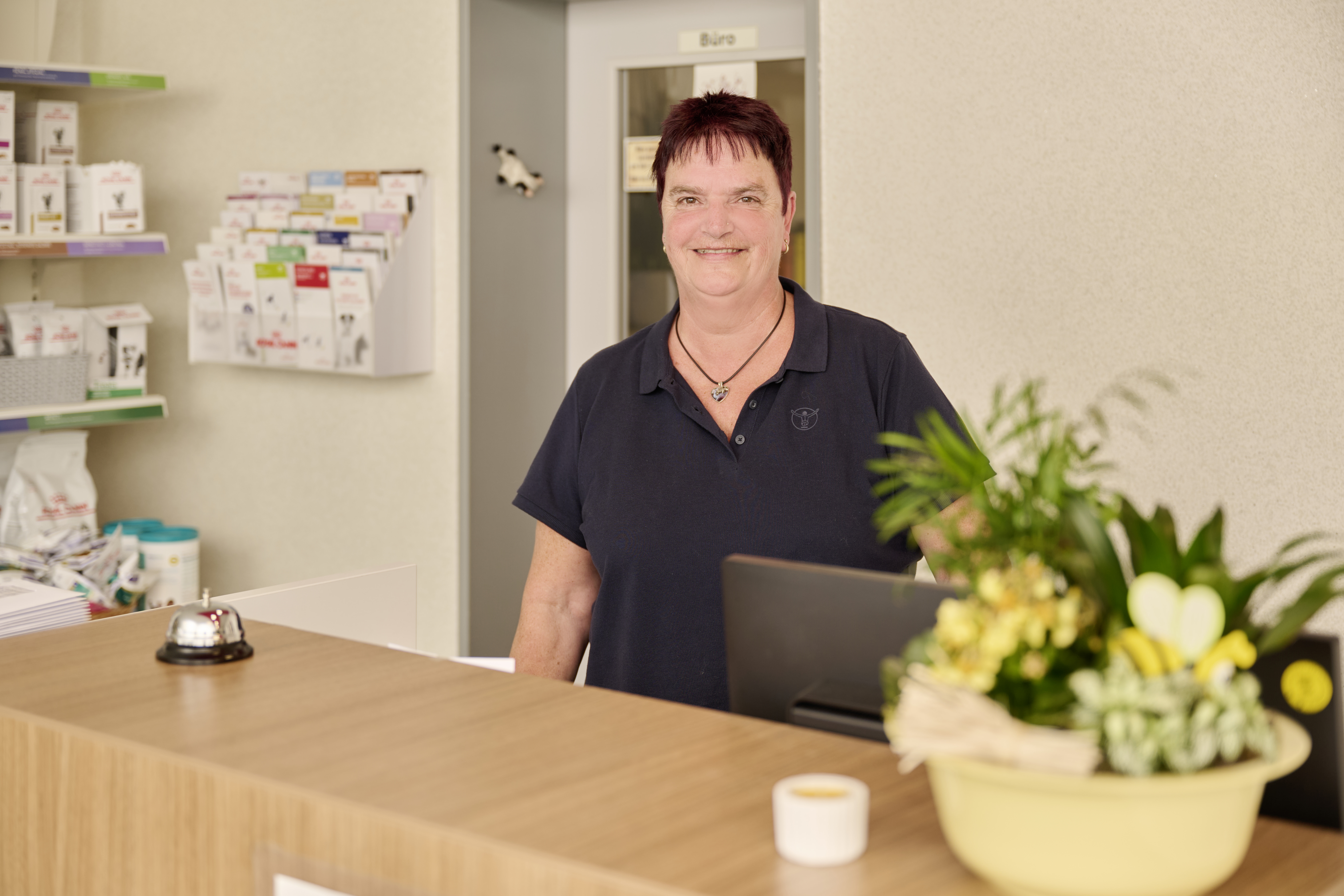 Mitarbeiterin im Empfang
